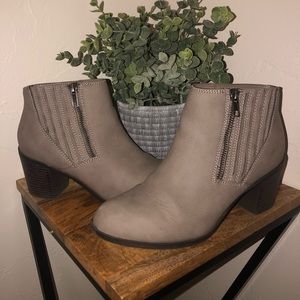 Ana Ocean Block Size 7.5 Taupe/Gray Booties